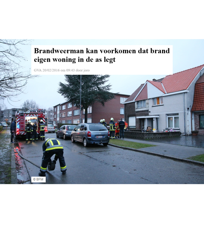 Brandweerman redt zijn ge...